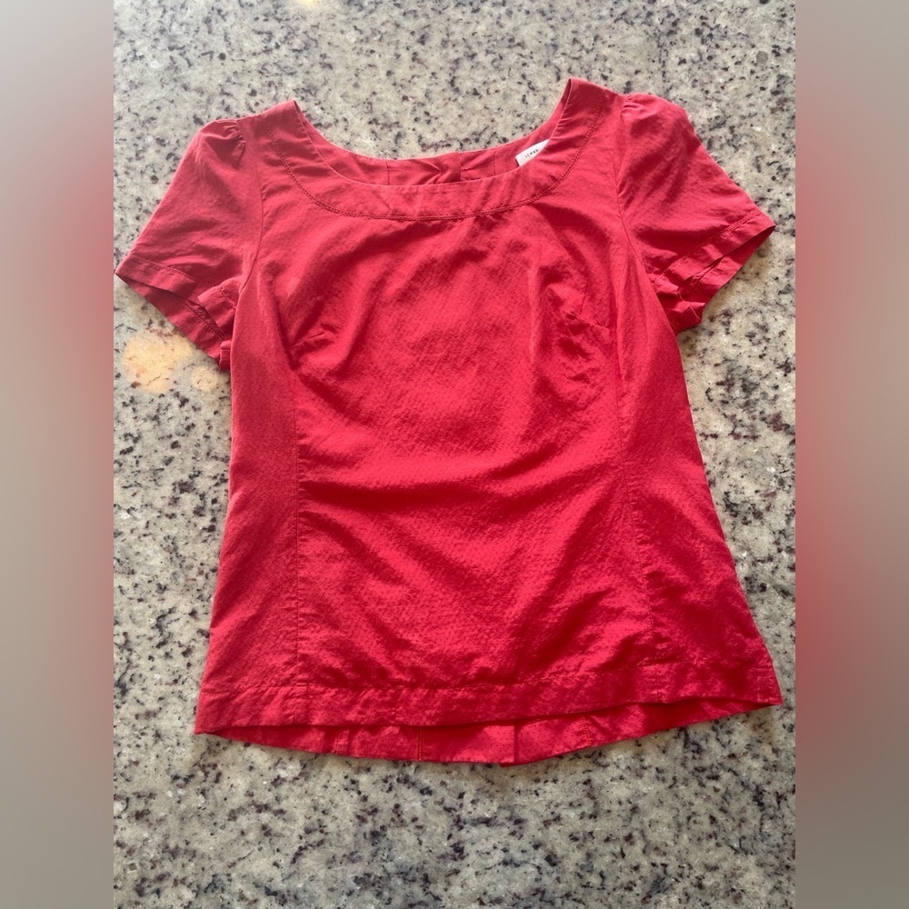 Women’s Semantiks cotton and silk blend button back embossed top size M